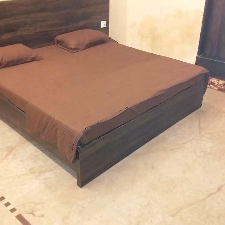 Hotel Nikunj Ashram Vrindāvan Esterno foto