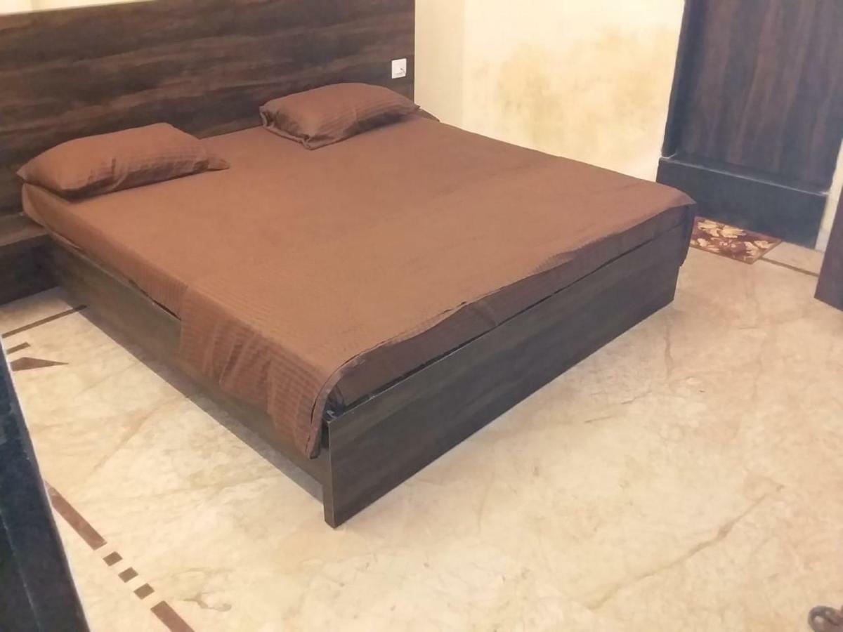 Hotel Nikunj Ashram Vrindāvan Esterno foto