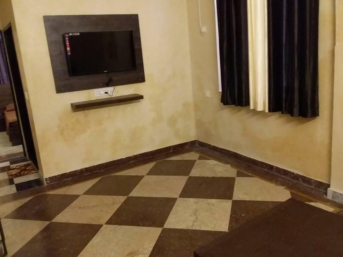 Hotel Nikunj Ashram Vrindāvan Esterno foto