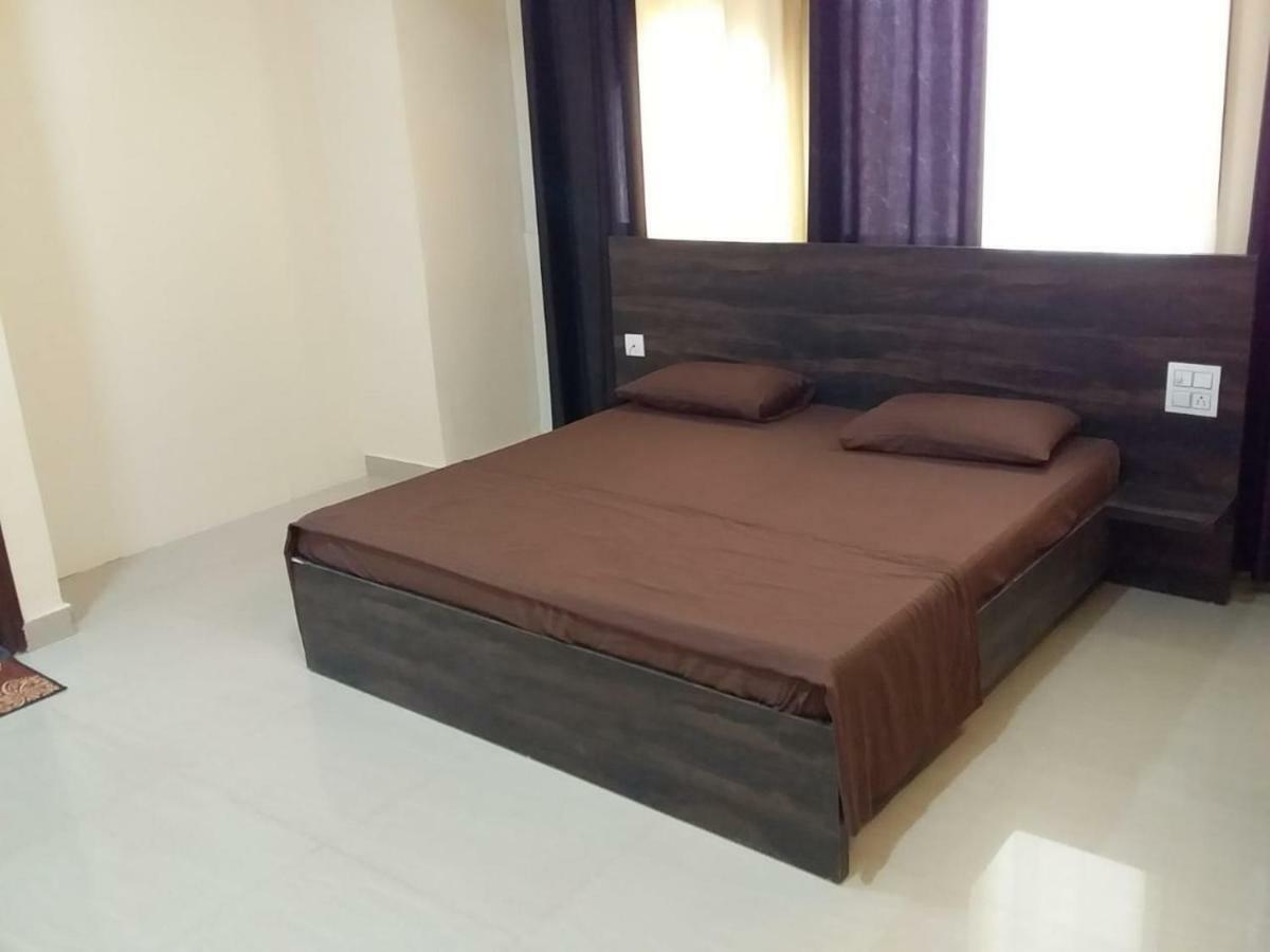 Hotel Nikunj Ashram Vrindāvan Esterno foto